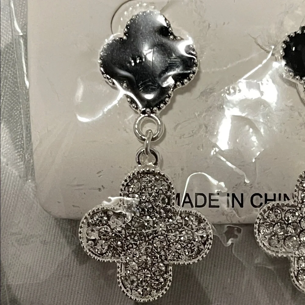 Black and Silver Women's Earrings New - Picture 3 of 3